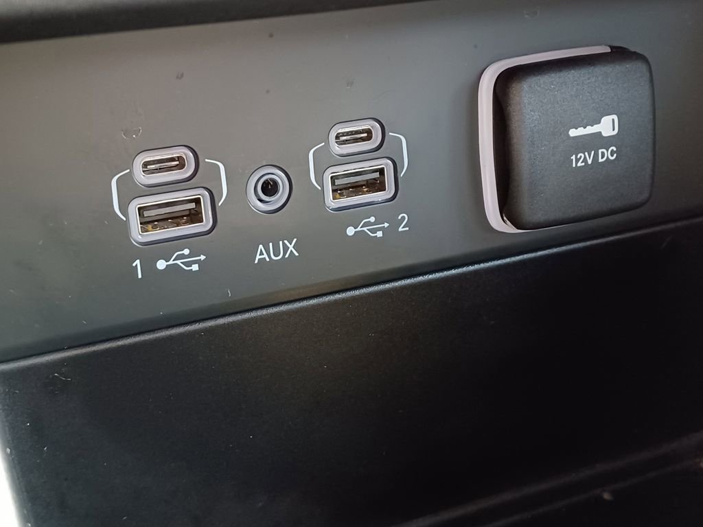 Used 2025 Jeep Grand Cherokee Limited w/ Black Appearance Package image 30