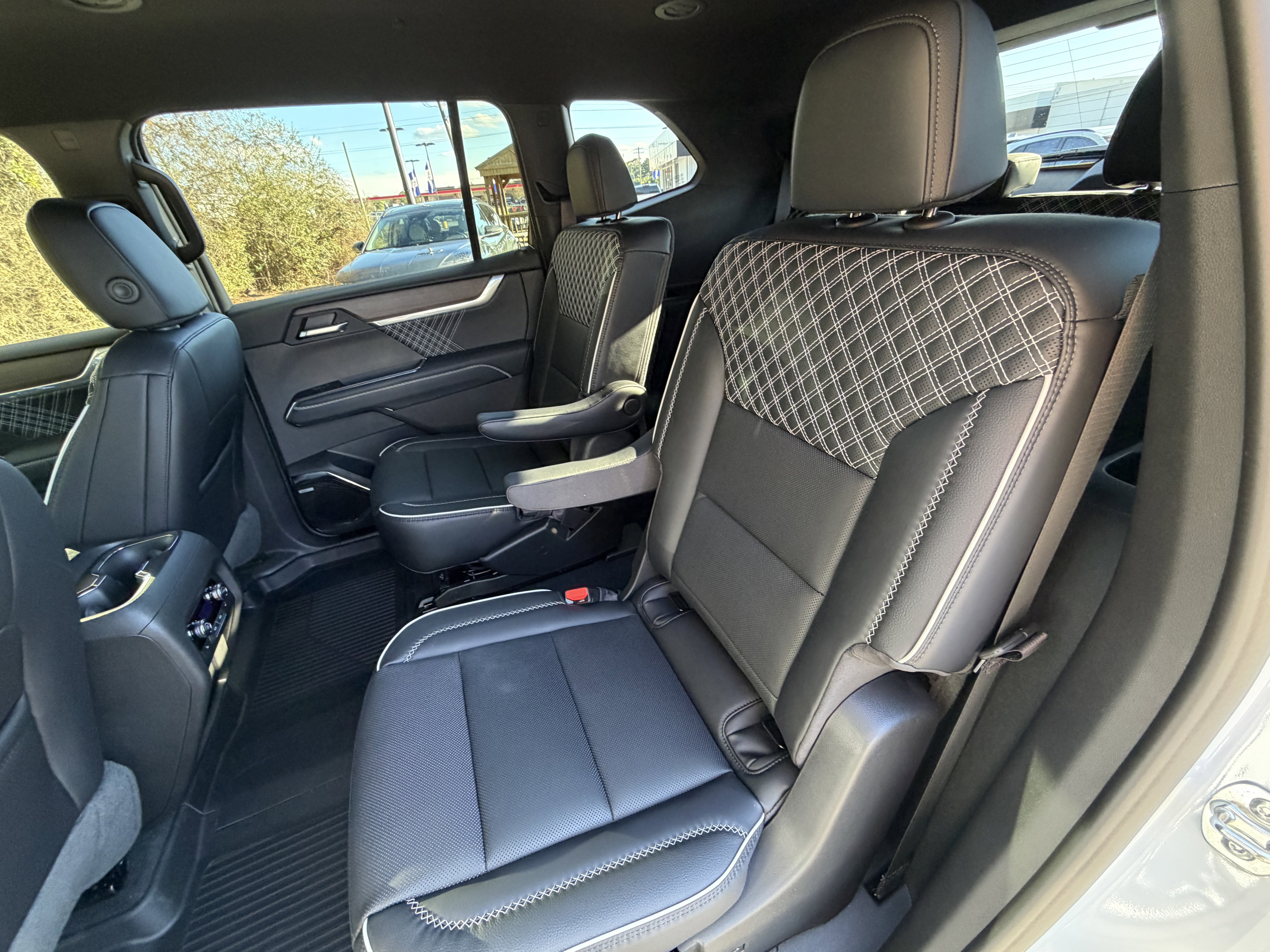 New 2026 GMC Acadia Denali w/ Super Cruise Package image 17