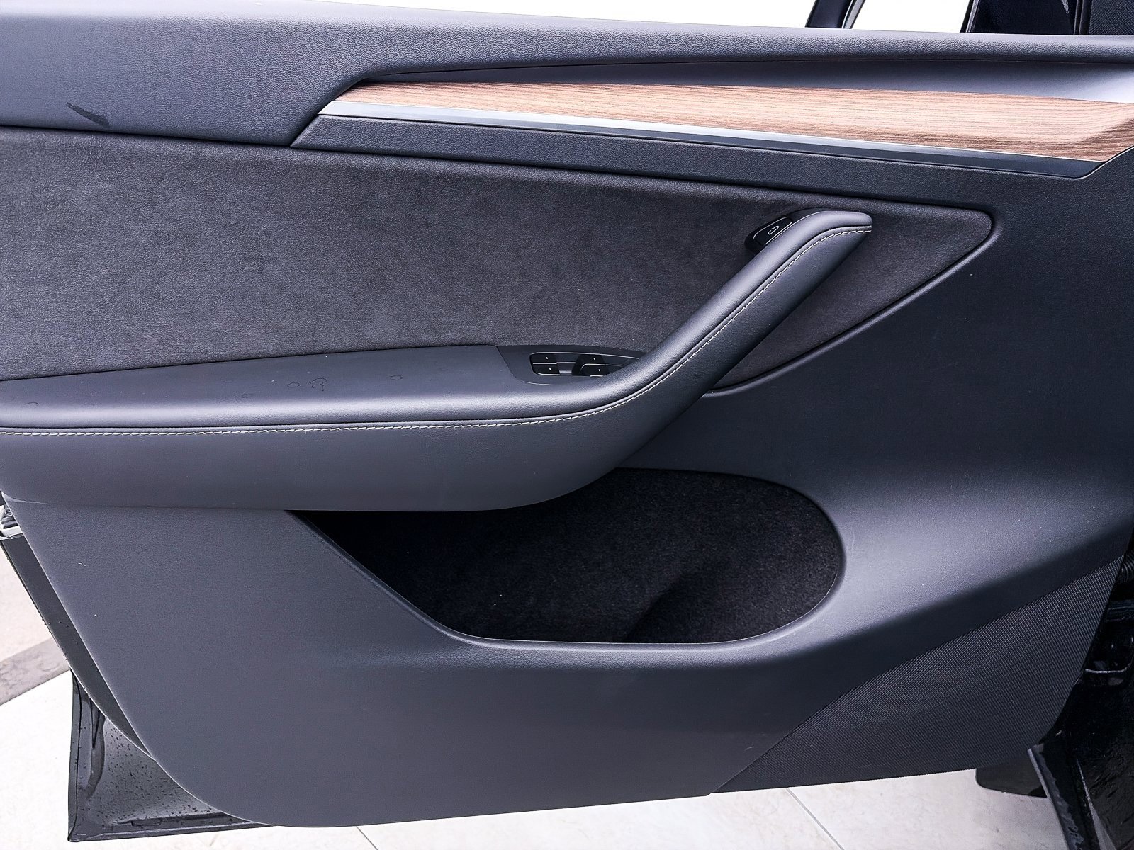 Used 2025 Tesla Model Y Long Range image 15