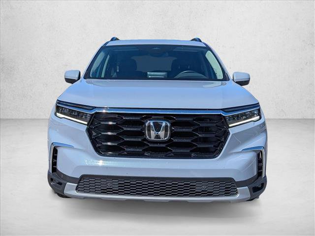 Used 2024 Honda Pilot Touring image 2