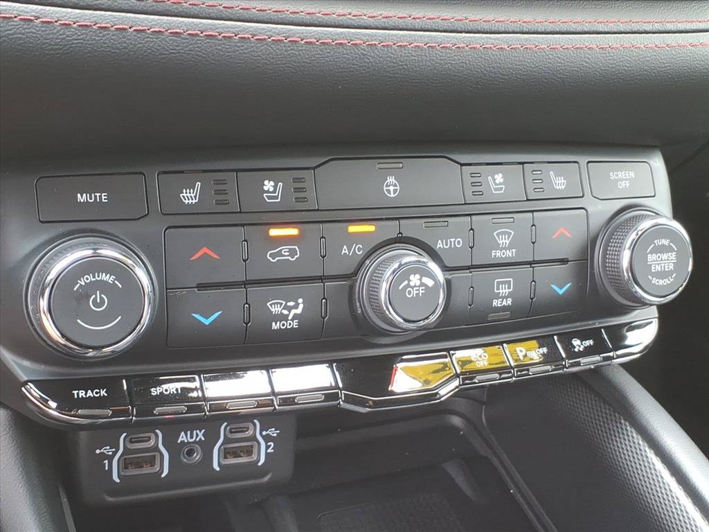 Used 2021 Dodge Durango R/T w/ Tow 'N Go Package AWD/4WD image 30