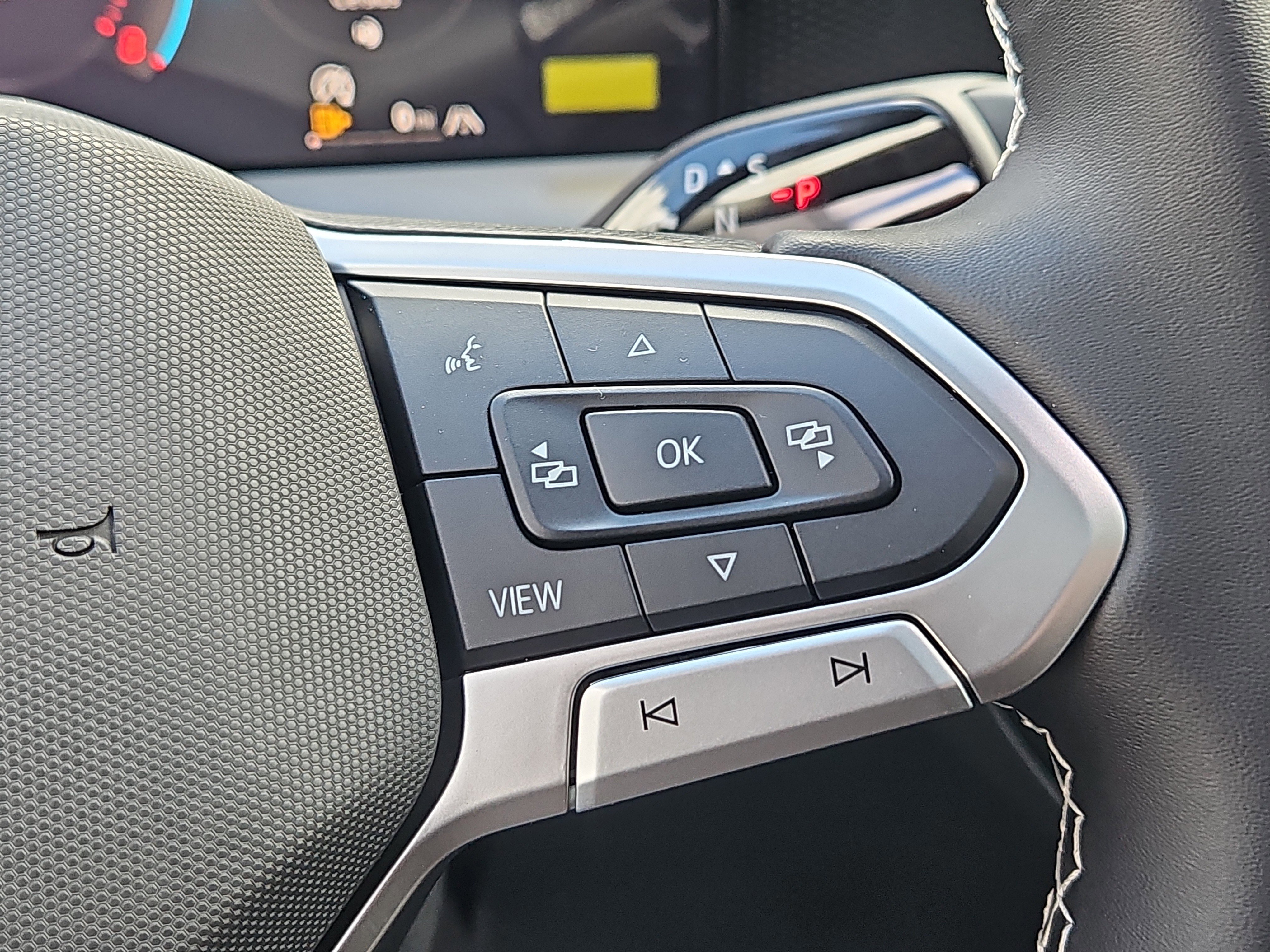 New 2026 Volkswagen Tiguan SE image 16