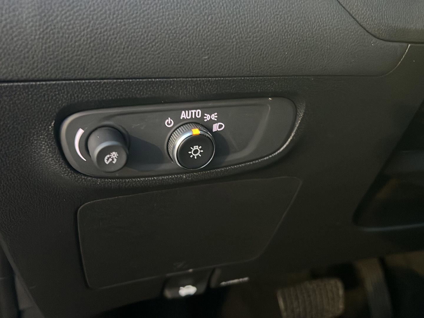 Used 2025 Buick Encore GX Preferred image 19