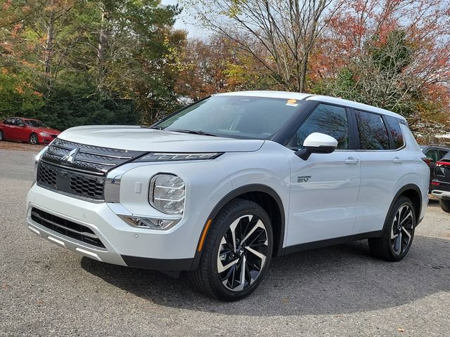 New 2025 Mitsubishi Outlander SE image 2