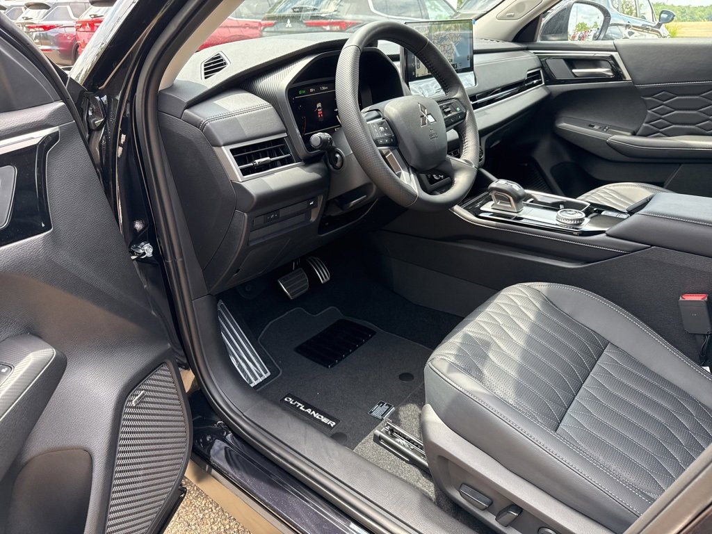 New 2025 Mitsubishi Outlander SEL image 36