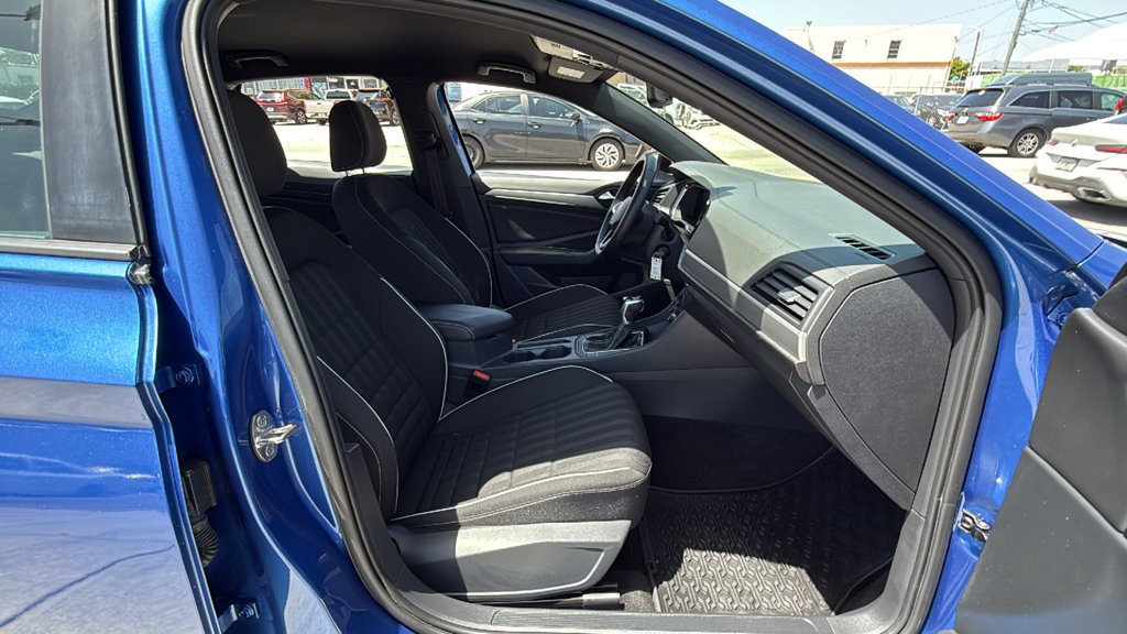 Used 2022 Volkswagen Jetta Sport FWD image 40