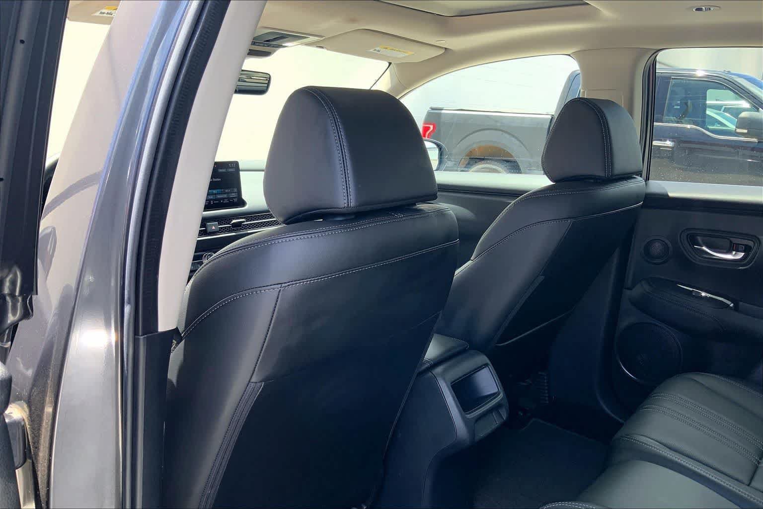 Used 2025 Honda HR-V EX-L image 12