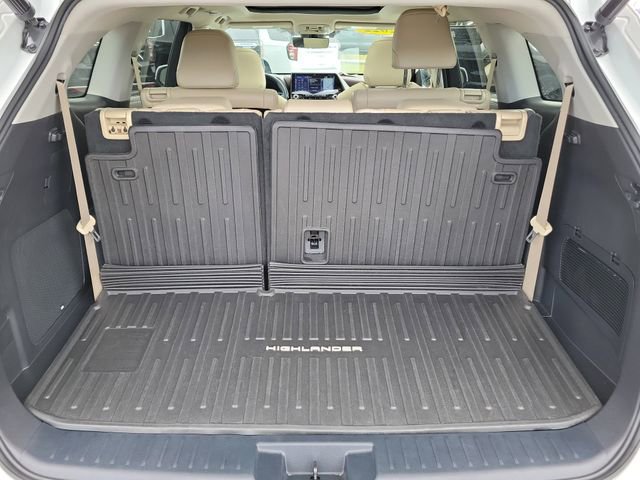Used 2022 Toyota Highlander Platinum FWD image 9
