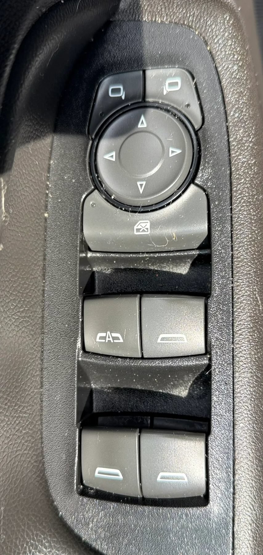 Used 2018 Chevrolet Equinox Premier AWD/4WD image 26