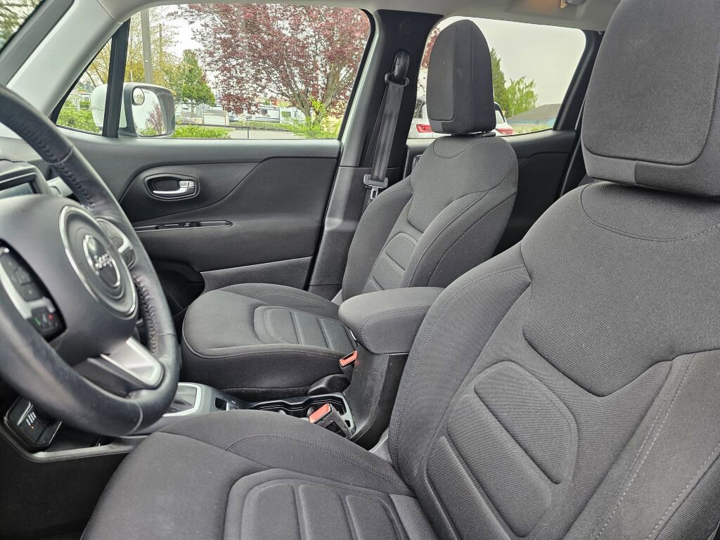 Used 2021 Jeep Renegade Latitude w/ Sun & Sound Group AWD/4WD image 25