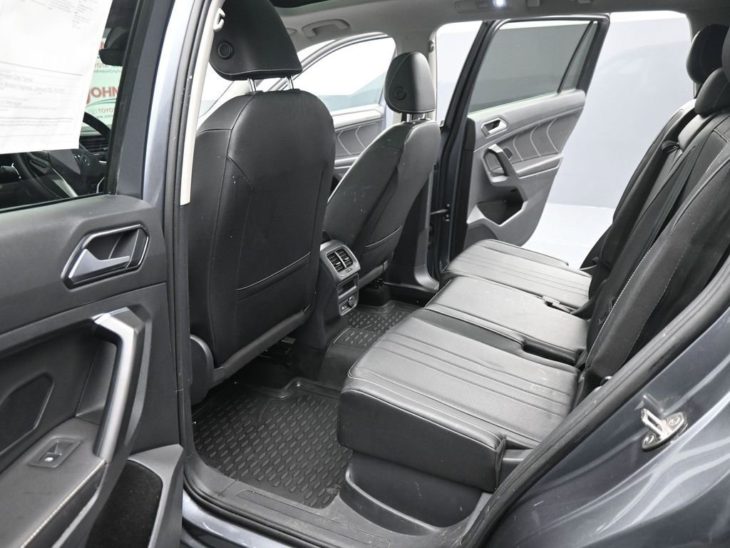 Used 2023 Volkswagen Tiguan SE image 16