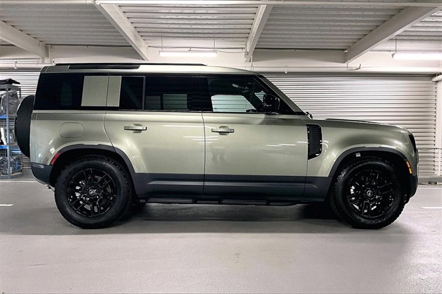 Used 2025 Land Rover Defender 110 S image 14