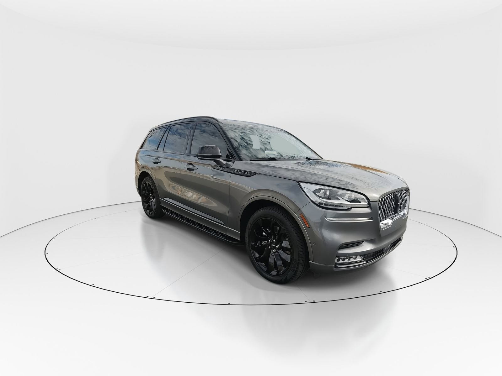 Used 2021 Lincoln Aviator Grand Touring w/ Equipment Group 301A image 2