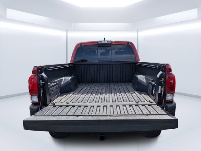 Used 2018 Toyota Tacoma TRD Off-Road AWD/4WD image 13