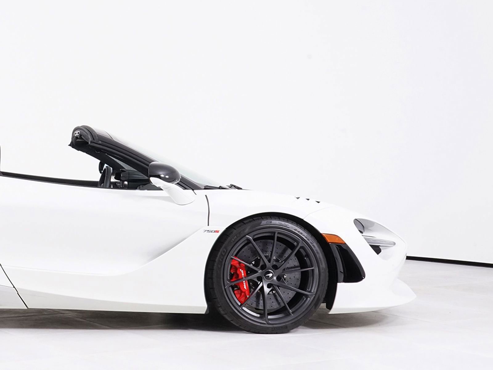 Used 2024 McLaren 750S Spider RWD image 14