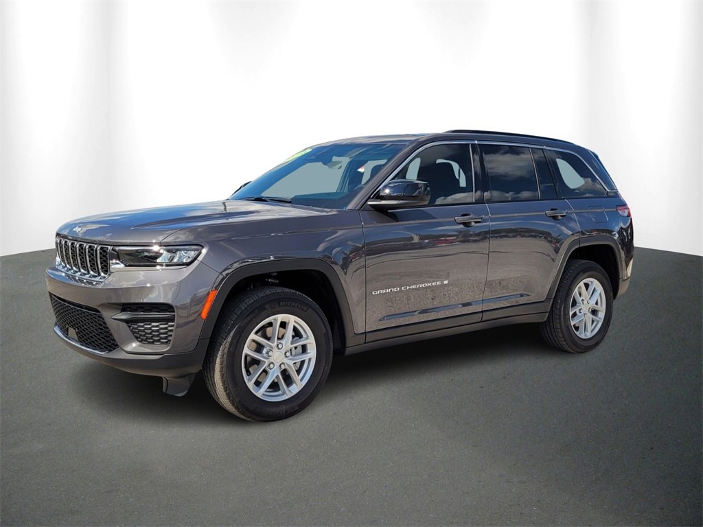 Used 2025 Jeep Grand Cherokee Laredo X w/ Luxury Tech Group I image 2
