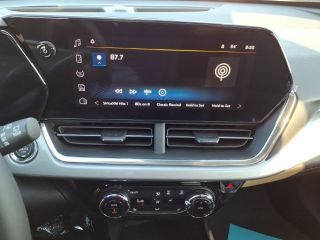 New 2026 Chevrolet Trax LT w/ Sunroof Package FWD image 11