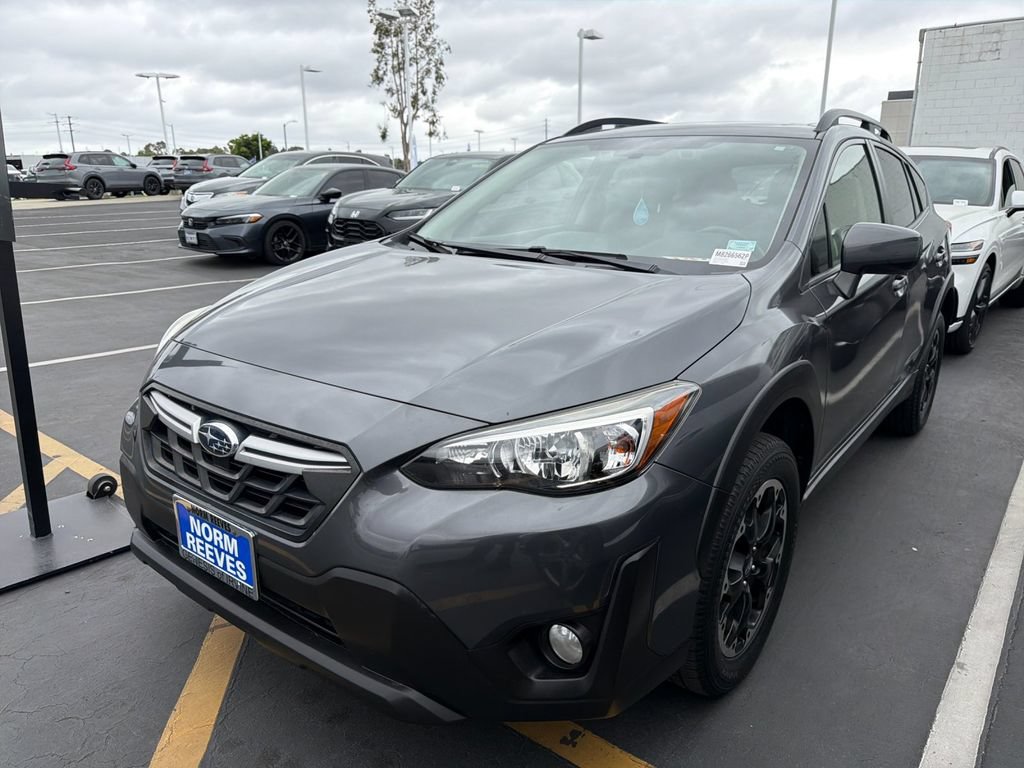 Used 2021 Subaru Crosstrek 2.0i Premium w/ Moonroof Package AWD/4WD image 2