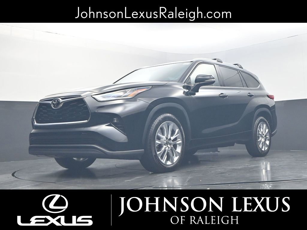 Used 2021 Toyota Highlander Limited image 17