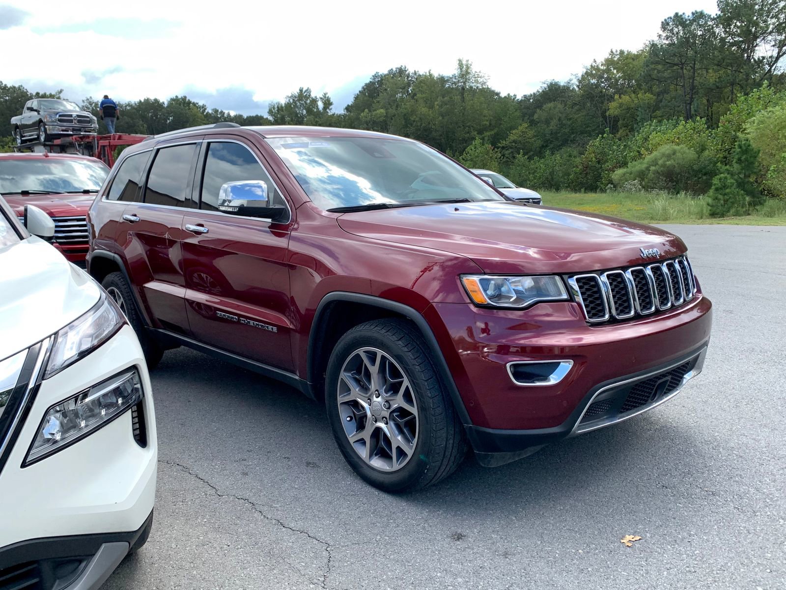 Used 2021 Jeep Grand Cherokee Limited image 1