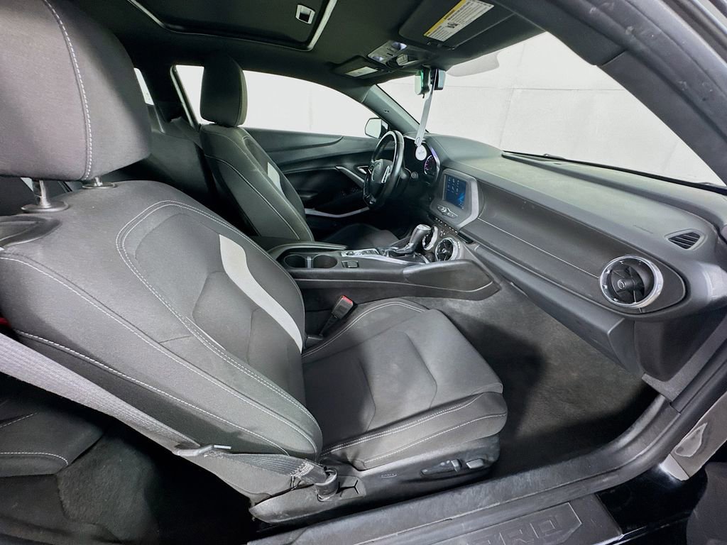 Used 2018 Chevrolet Camaro LT w/ RS Package image 33