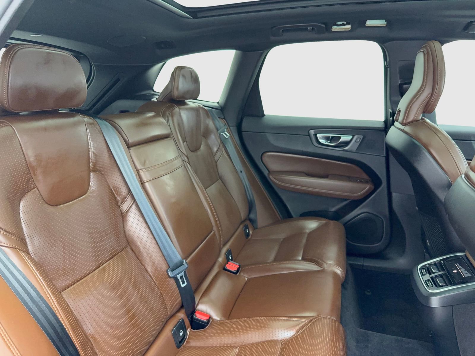 Used 2021 Volvo XC60 T5 Inscription w/ Protection Package AWD/4WD image 44