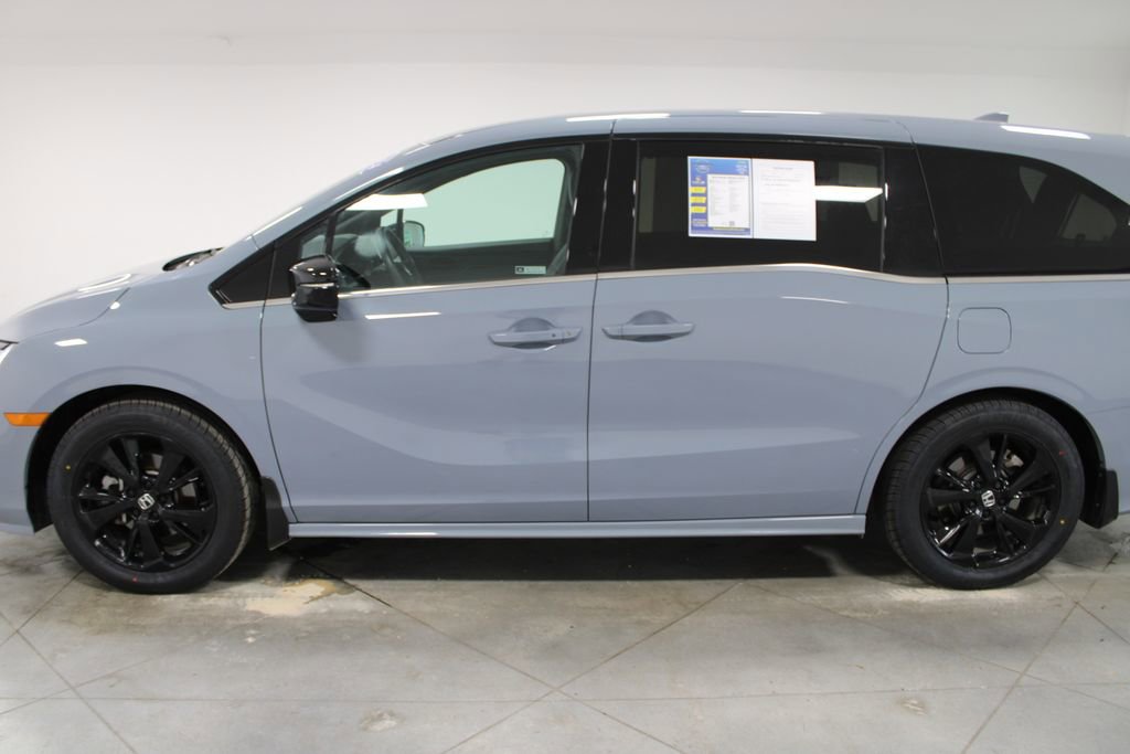 Used 2024 Honda Odyssey Sport image 6