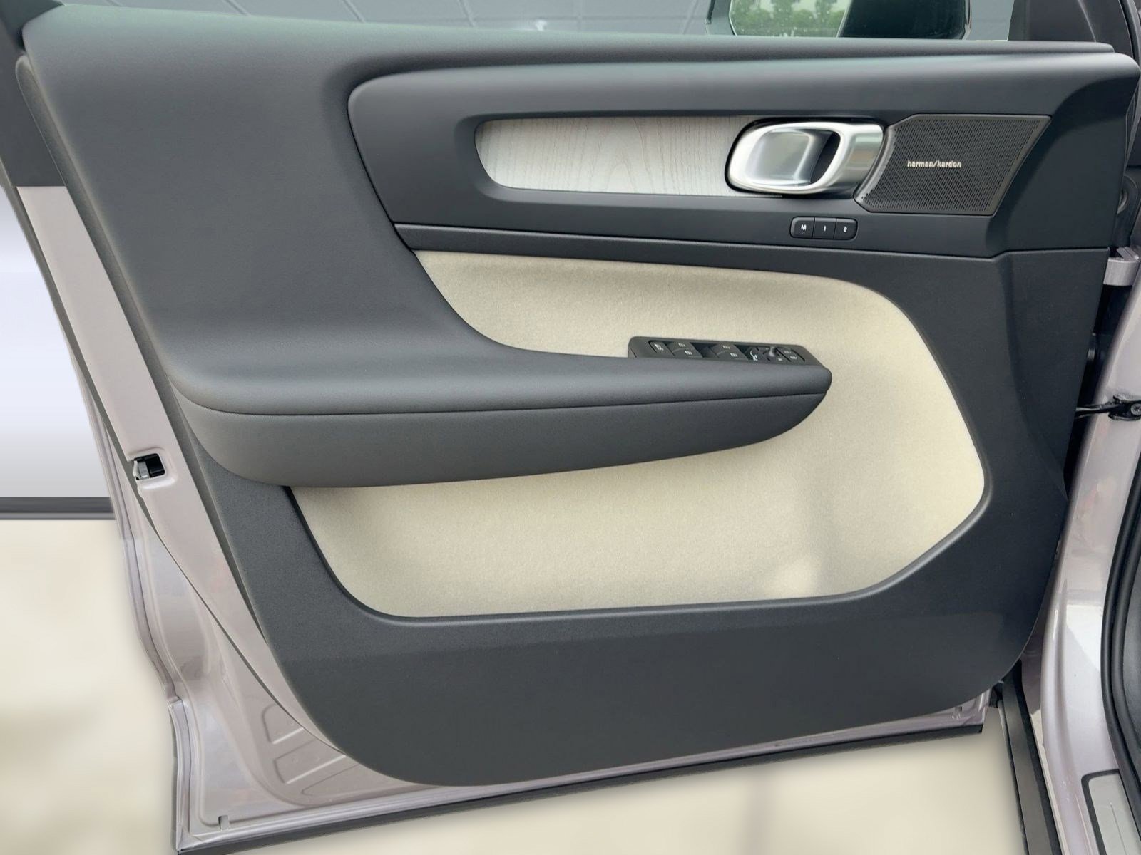 New 2026 Volvo XC40 B5 Ultra w/ Climate Package image 20