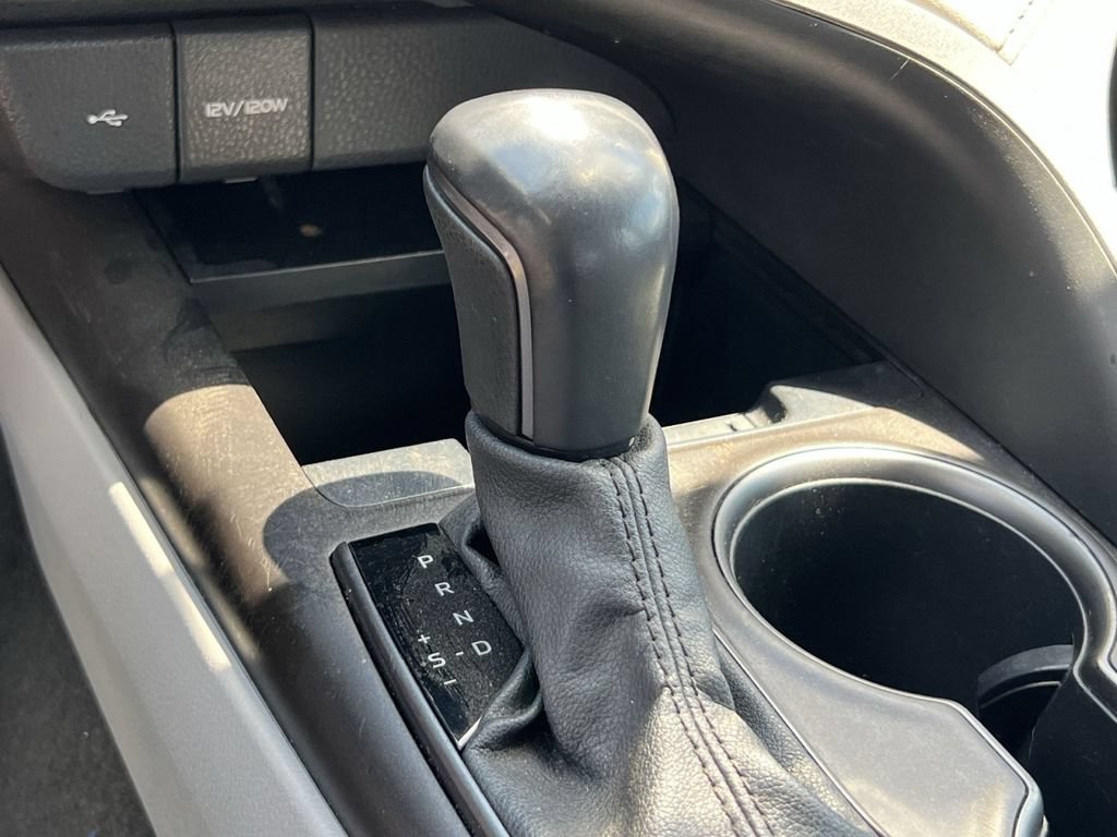 Used 2021 Toyota Camry SE FWD image 19