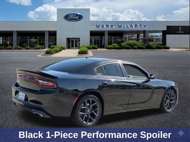 Used 2022 Dodge Charger SXT w/ Blacktop Package RWD image 5