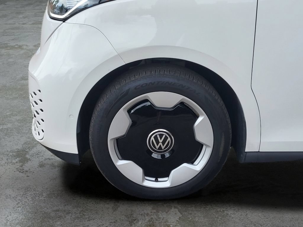Used 2025 Volkswagen ID. Buzz 1st Edition RWD image 8