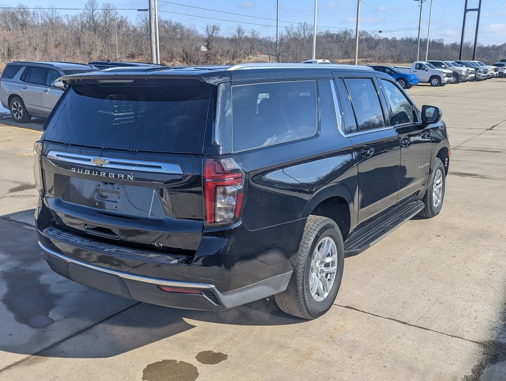 Used 2023 Chevrolet Suburban LT image 7