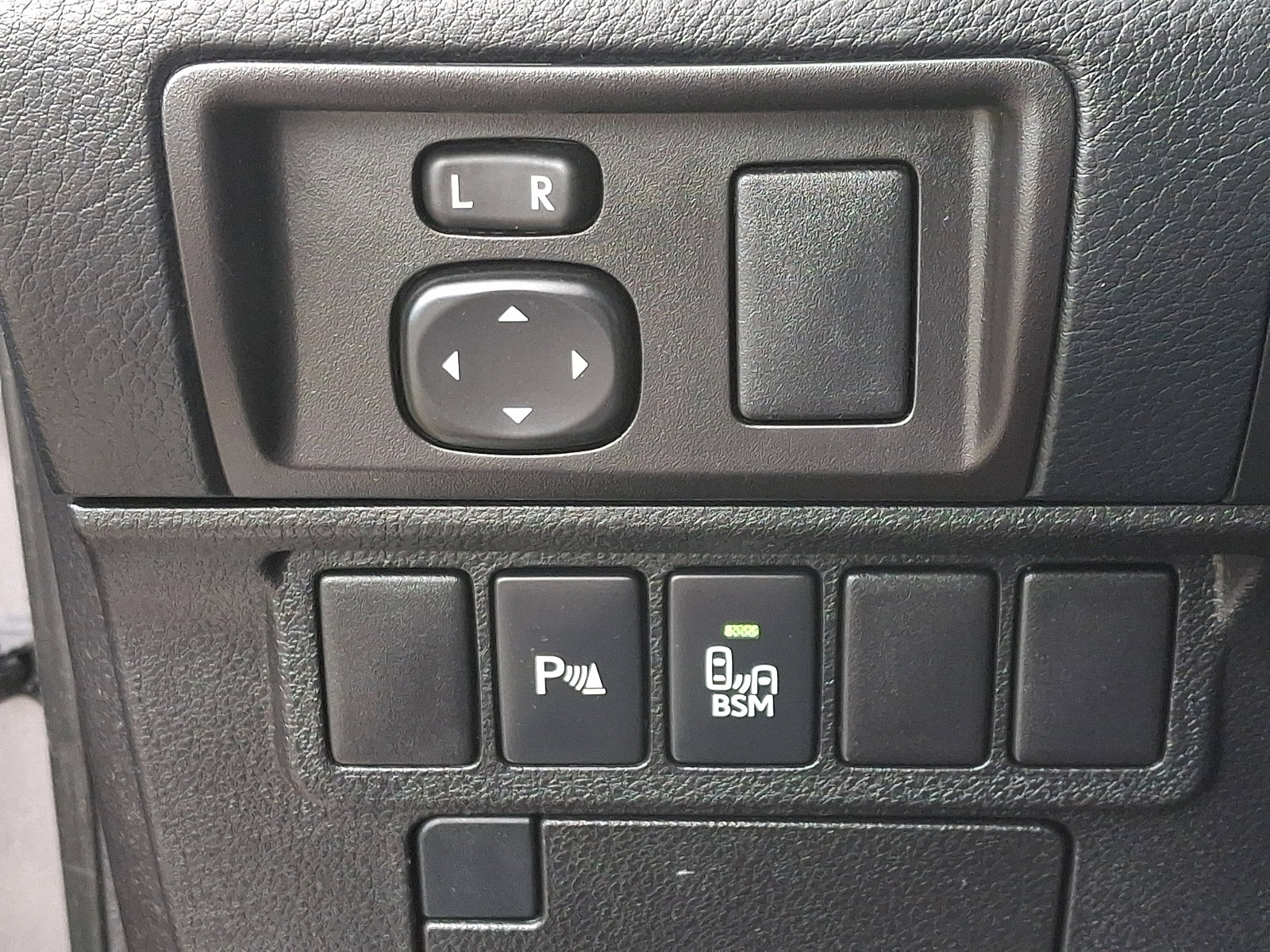 Used 2016 Lexus ES 350 w/ Navigation System Package image 26