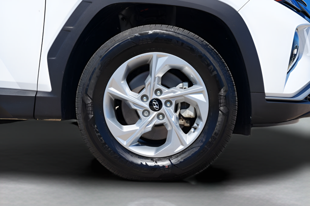 Certified 2024 Hyundai Tucson SE AWD/4WD image 9