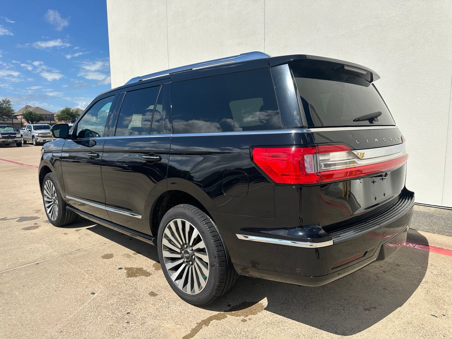 Used 2021 Lincoln Navigator Reserve w/ Luxury Package AWD/4WD image 6
