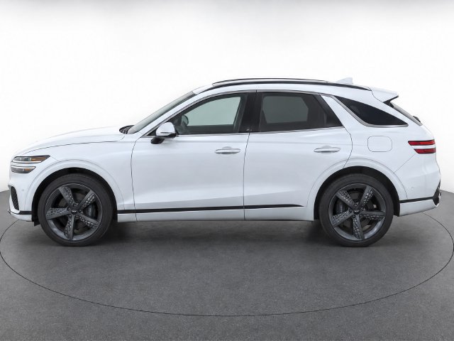 Used 2025 Genesis GV70 3.5T Sport w/ Sport Advanced Package AWD/4WD image 6