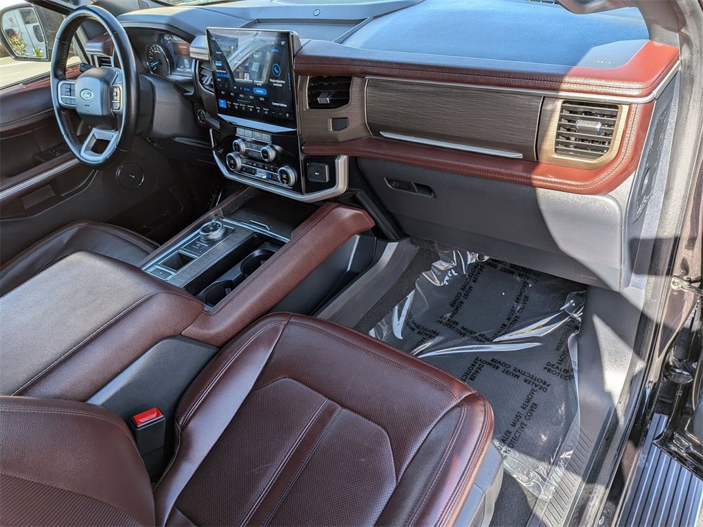 Used 2024 Ford Expedition Limited image 32