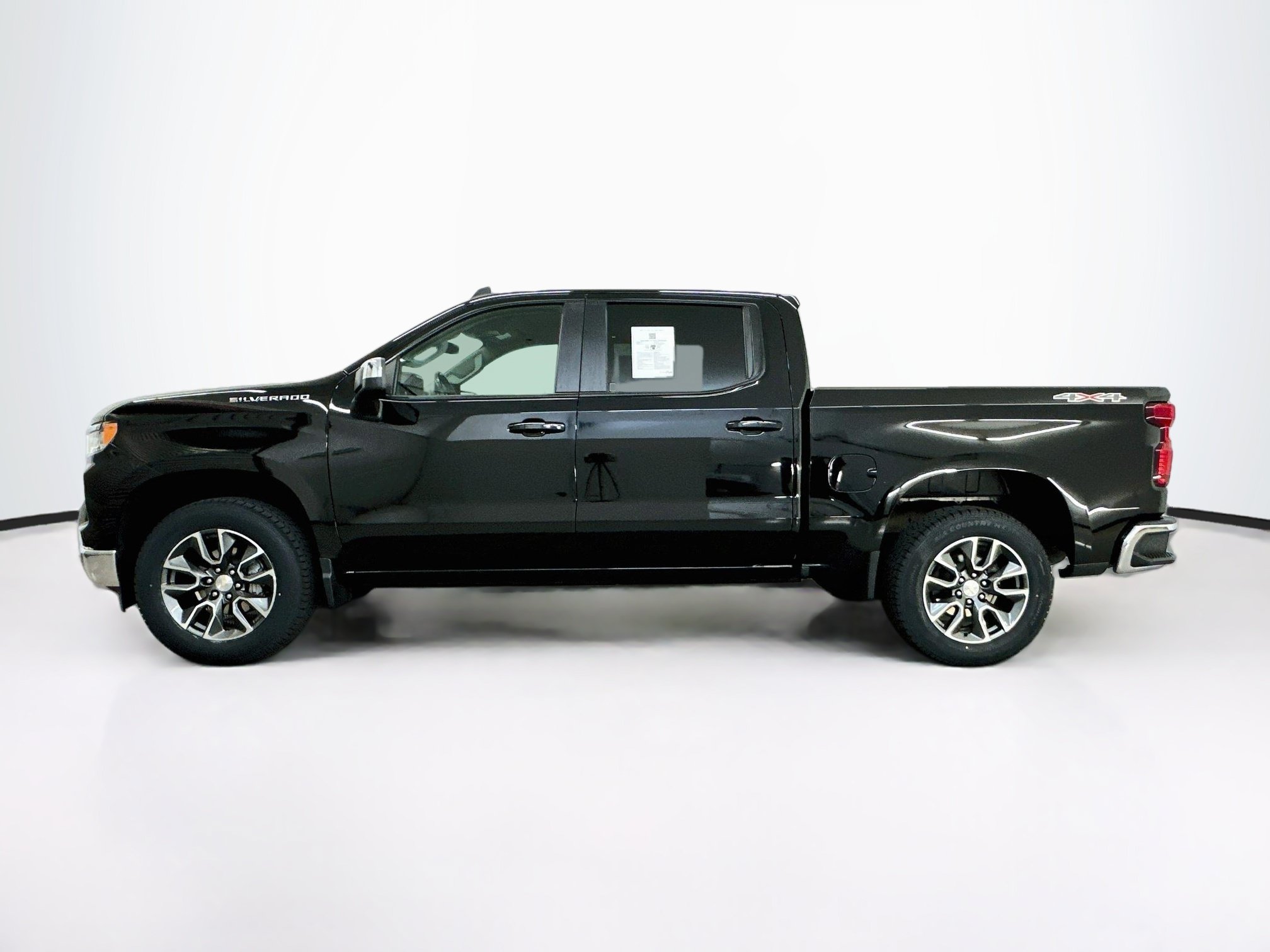Used 2024 Chevrolet Silverado 1500 LT AWD/4WD image 4