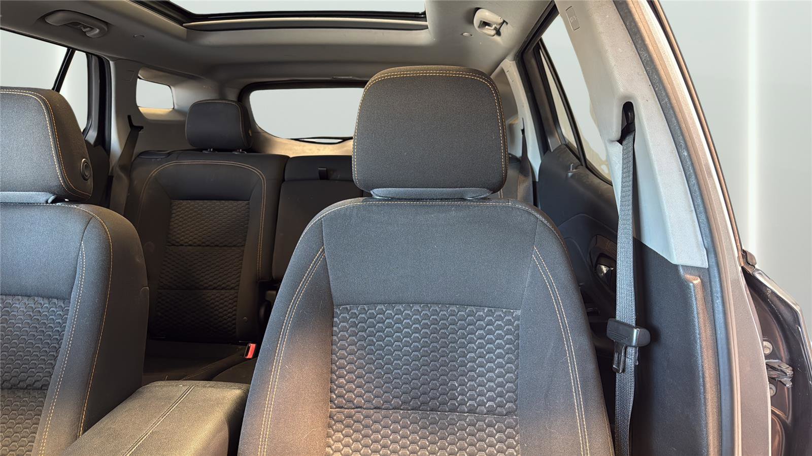 Used 2019 GMC Terrain SLE w/ Driver Convenience Package AWD/4WD image 28