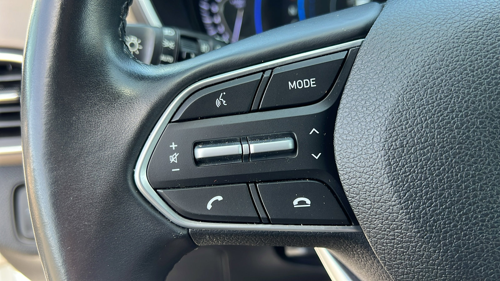 Used 2020 Hyundai Santa Fe Limited AWD/4WD image 26
