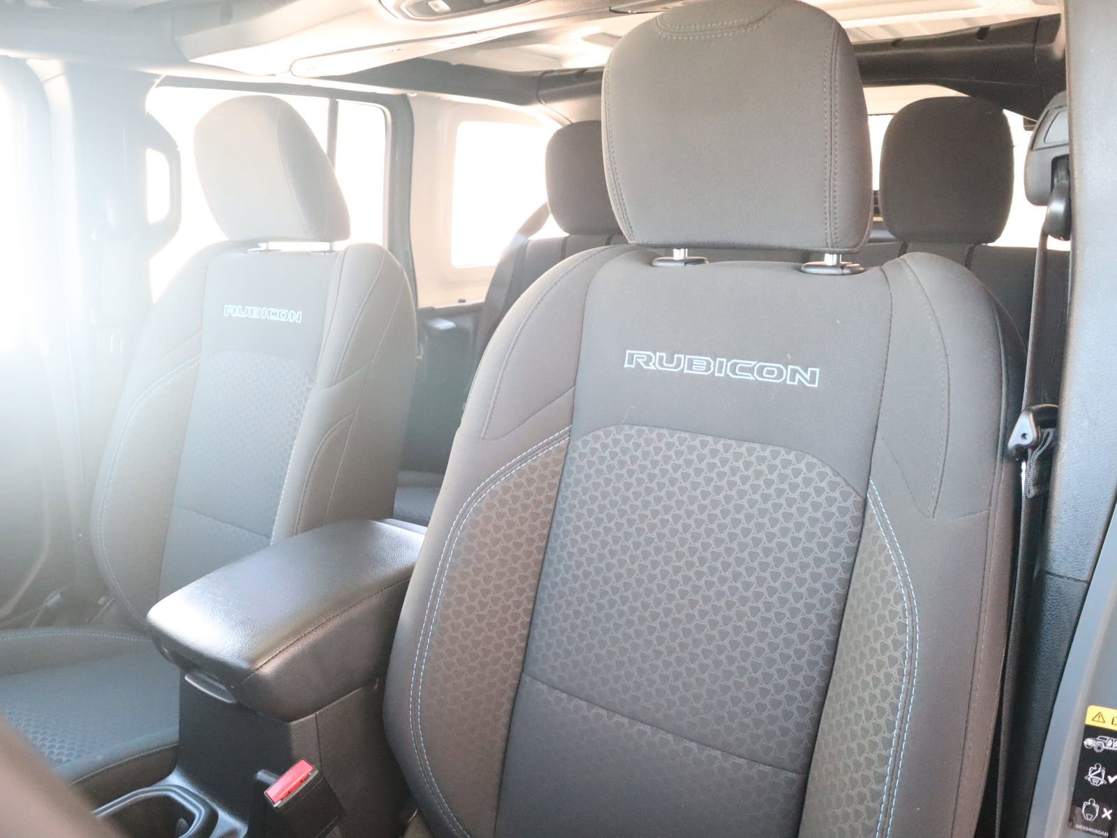 Used 2025 Jeep Wrangler Unlimited Rubicon 4xe image 27