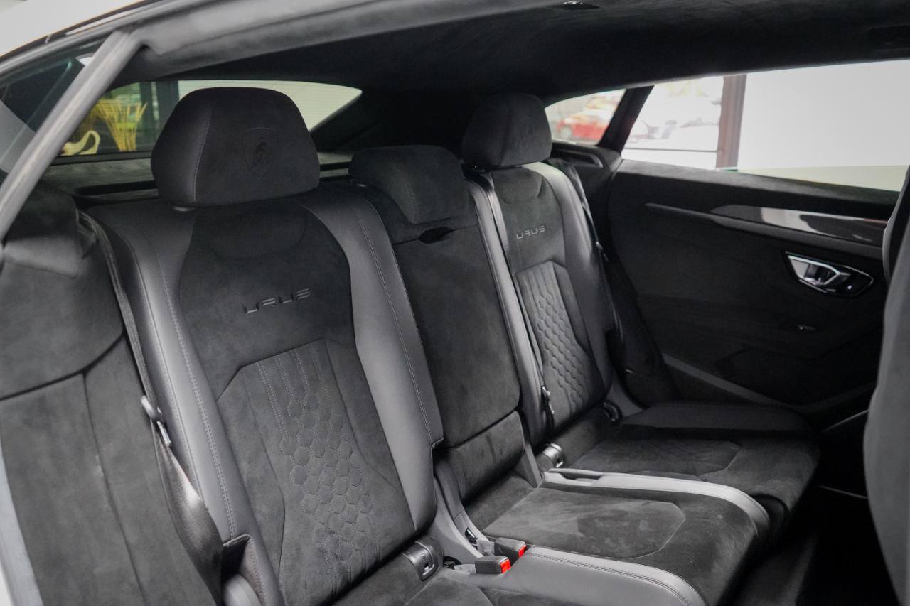 Used 2023 Lamborghini Urus Performante AWD/4WD image 39