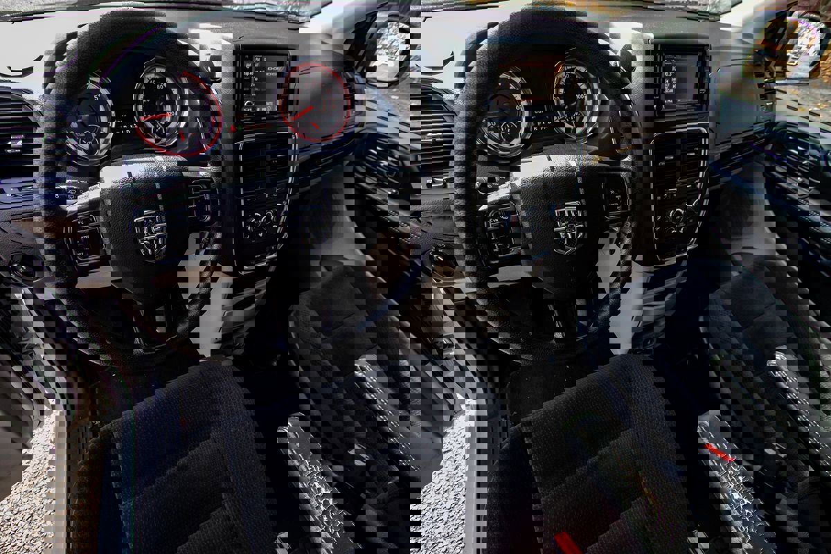 Used 2019 Dodge Grand Caravan SE w/ UConnect Hands-Free Group image 12