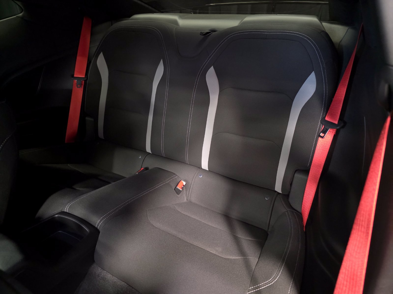 Used 2020 Chevrolet Camaro SS RWD image 31
