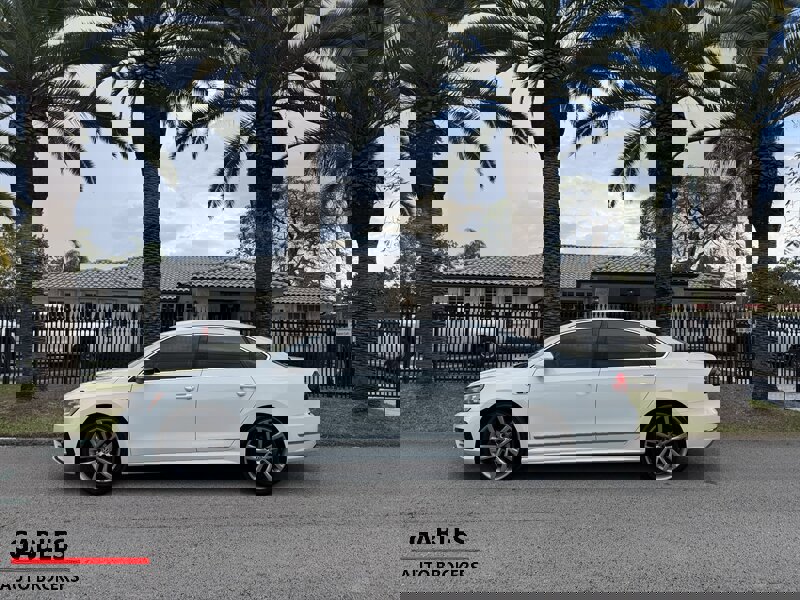 Used 2017 Volkswagen Passat 1.8T R-Line image 9