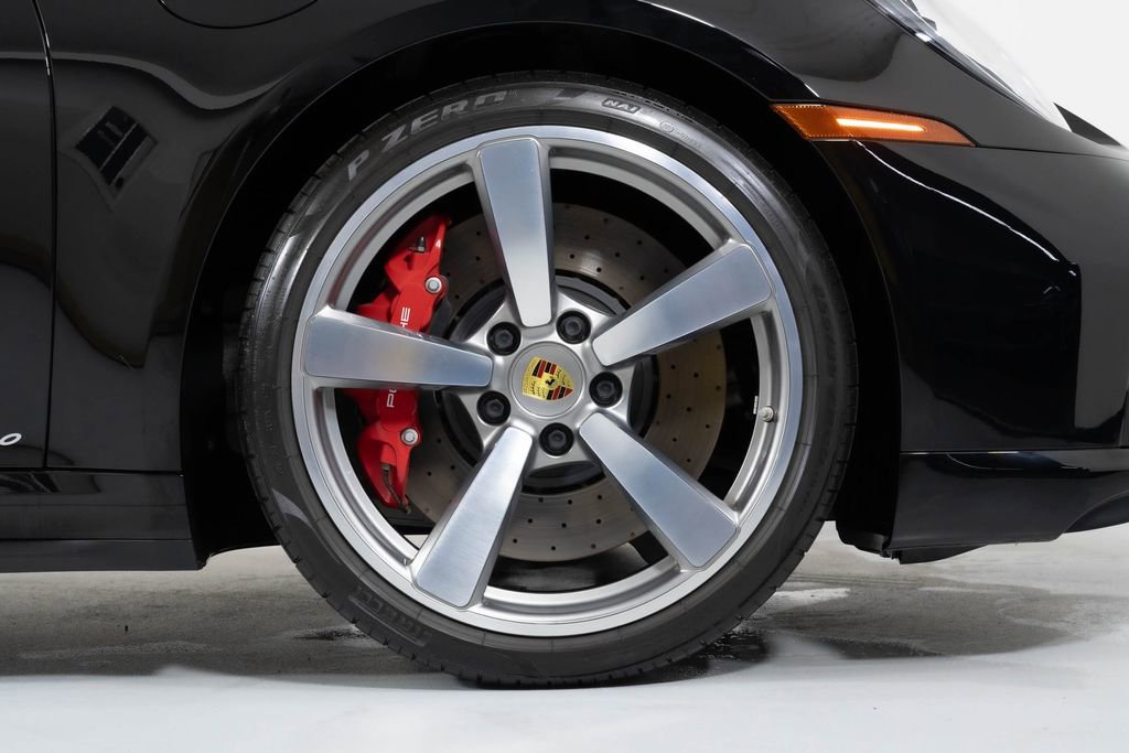 Used 2021 Porsche 911 Turbo image 17