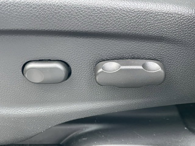 Certified 2022 Chevrolet Trax LT w/ LT Convenience Package image 26