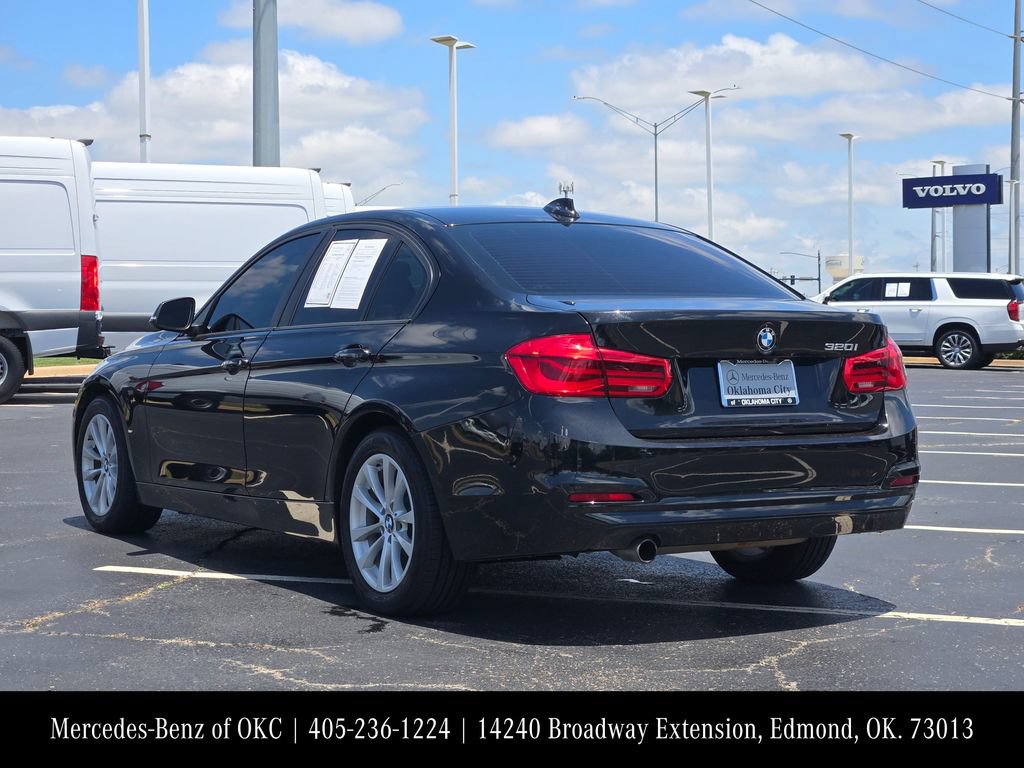 Used 2018 BMW 320i Sedan RWD image 4