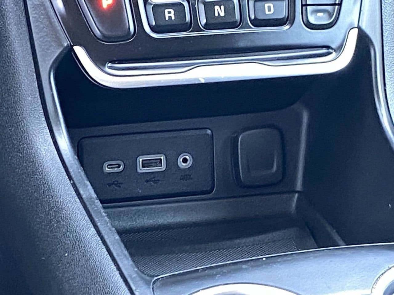 Used 2020 GMC Terrain SLE FWD image 29