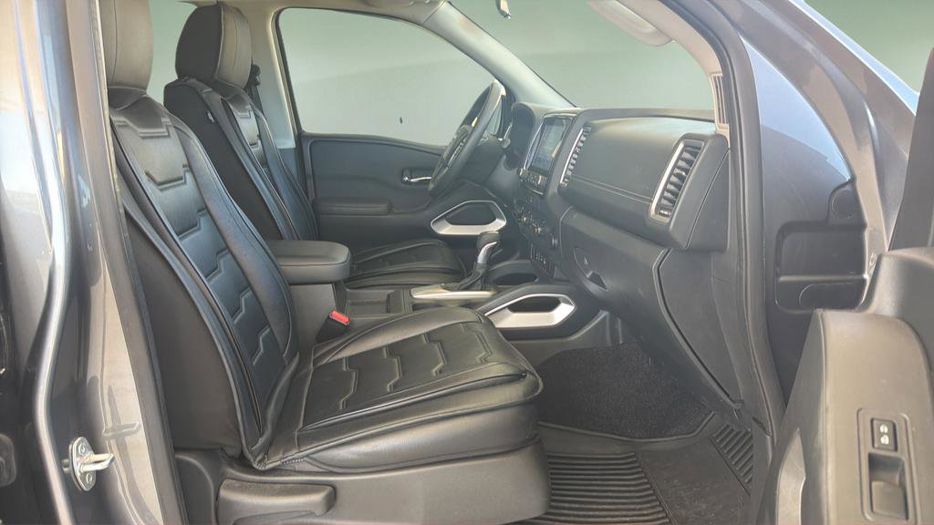 Certified 2022 Nissan Frontier SV w/ Technology Package AWD/4WD image 12